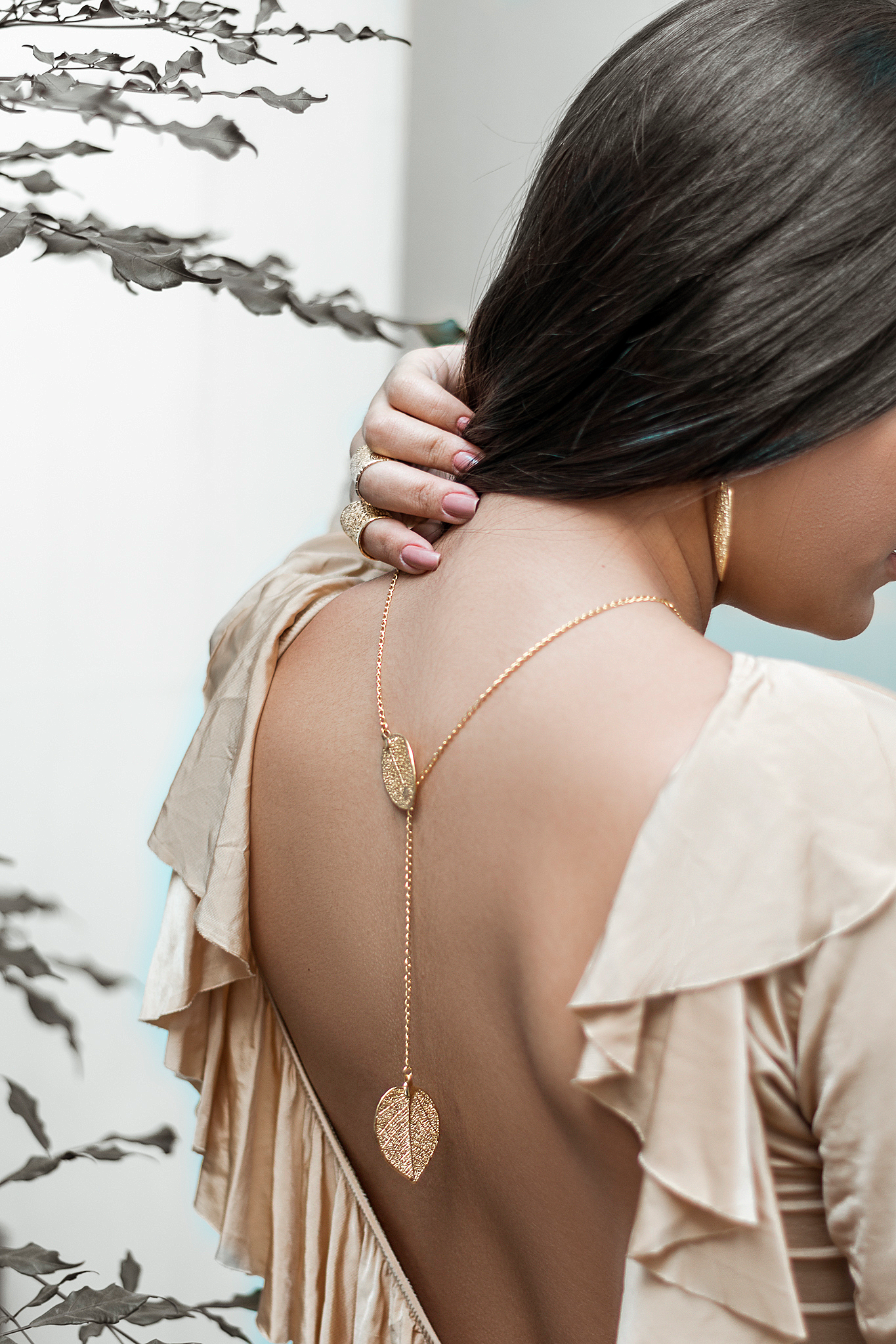 Regulowany naszyjnik z liśćmi