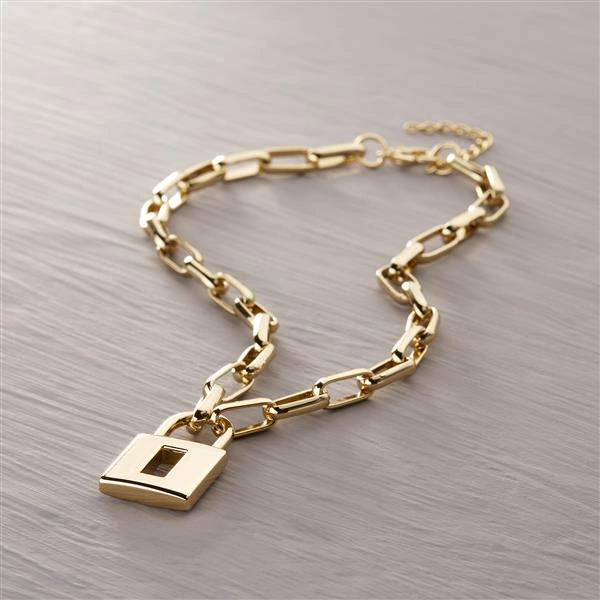 Jest moc. Krótki wisior z kłódką