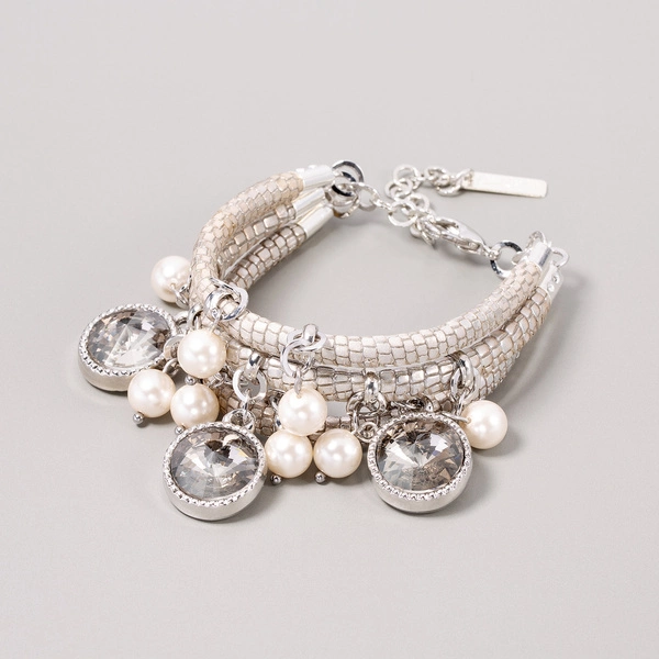 Bransoletka skórzana. W uliczkach Tel Awiwu