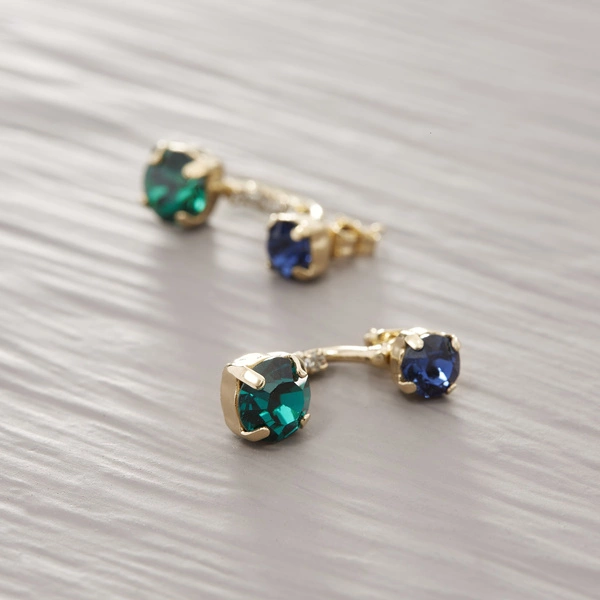 CÁLIDO - FRÍO. Pendientes debajo de la oreja