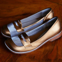 Styl "Oxford" na lato. Złote mokasyny z siateczką r. 39