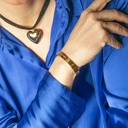 Choker na tasiemce z dużym pozłacanym sercem. PRAGNIESZ MNIE