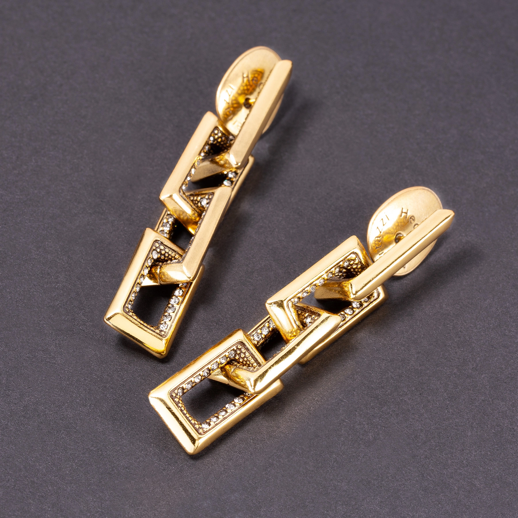 Pozłacane kolczyki w formie prostokątów z kryształami. TWÓJ CZAS NA BIS