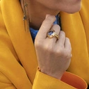 Duży złocony pierścionek z niebieskim kryształem. NIEBIESKIE OCZY