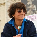 Pozłacane kolczyki w formie kropli z cyrkoniami i żywicą. SŁODKI MIĄŻSZ