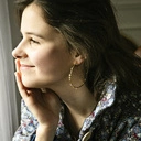 Pozłacany wisiorek z zawieszką trójzębem z cyrkoniami. CODZIENNE RYTUAŁY