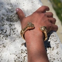 Sztywna otwarta bransoletka z dwiema głowami panter. PIĘKNO I BESTIA