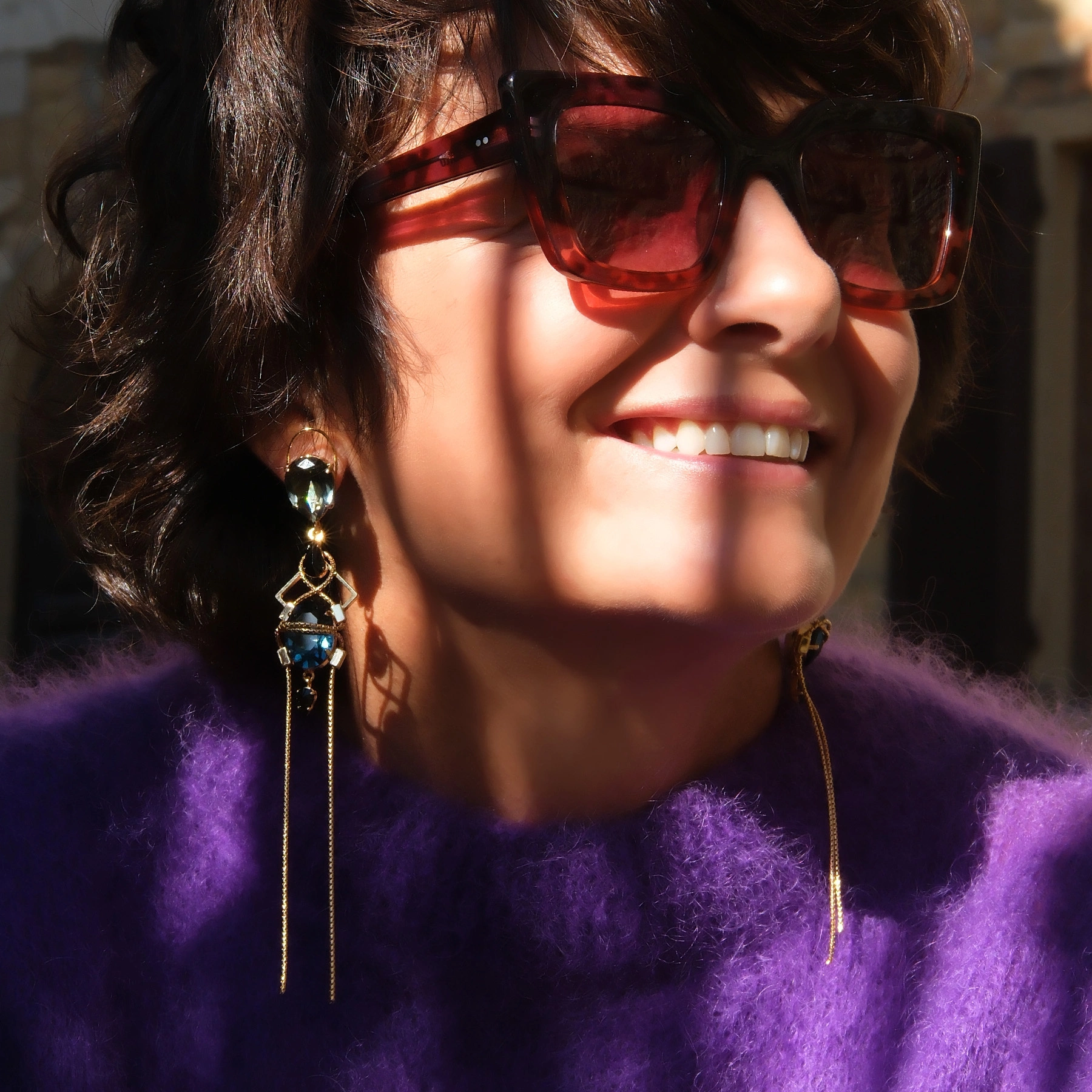 Złocone kolczyki z błękitnymi i oliwkowymi kryształkami. OLIWKA W OCEANIE