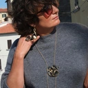 Regulowany naszyjnik z czarnymi ażurowymi dekorami. SIDŁA NAMIĘTNOŚCI