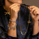 MUY POSITIVO. Collar largo