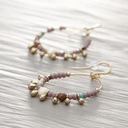 Kolczyki koła z perłą, złotymi łezkami i koralikami. FLAMENCO