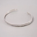 Sztywny posrebrzany choker o ażurowej konstrukcji. DLA SUPERWOMAN