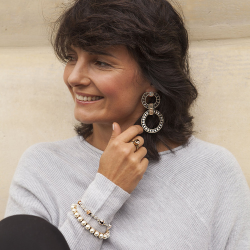 Czarująco. Bransoletka z perłami