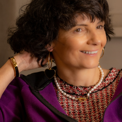 DIVERSIÓN DESDE LA MAÑANA.  Pendientes de aro grandes con corazones