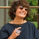 Pierścionek w kształcie liliowych astrów z koralikami. CHWILA NA LILA