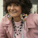 Wiszące kolczyki w formie serc z kwiatami i perłami. FANTAZJA