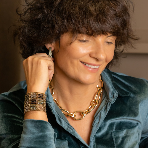 FUERZA EN LA SENCILLES. Collar de cadena sobredorada