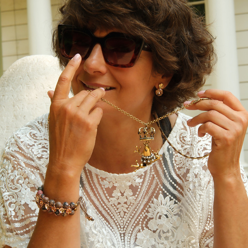 EN COLORES DE AMANECER. Pulsera con piedras naturales