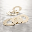 Długie pozłacane kolczyki w formie splecionych kół. WYJĄTKOWE