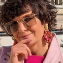 Długie kolczyki wiszące z brzoskwiniowymi płatkami. DOTYK MOTYLA