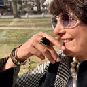 Regulowany pierścień z dużym czarnym kryształem. DOBRA SZEFOWA