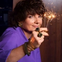 Sztywna złocona bransoletka z dekorem w formie łańcuchów. BASTIA