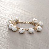 Biały, przezroczysty