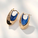 Owalne pozłacane kolczyki z niecką w kobaltowej emalii. SZKATUŁKA NA SZEPTY