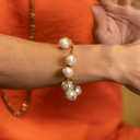 YOU CAN GO YOUR OWN WAY. Pulsera con colgantes