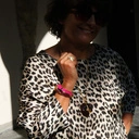 Złocona bransoletka pokryta różową emalią z cyrkoniami. AGNESE