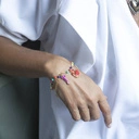 Bransoletka z koralików z kolorowymi zawieszkami. PROSTO Z MORZA