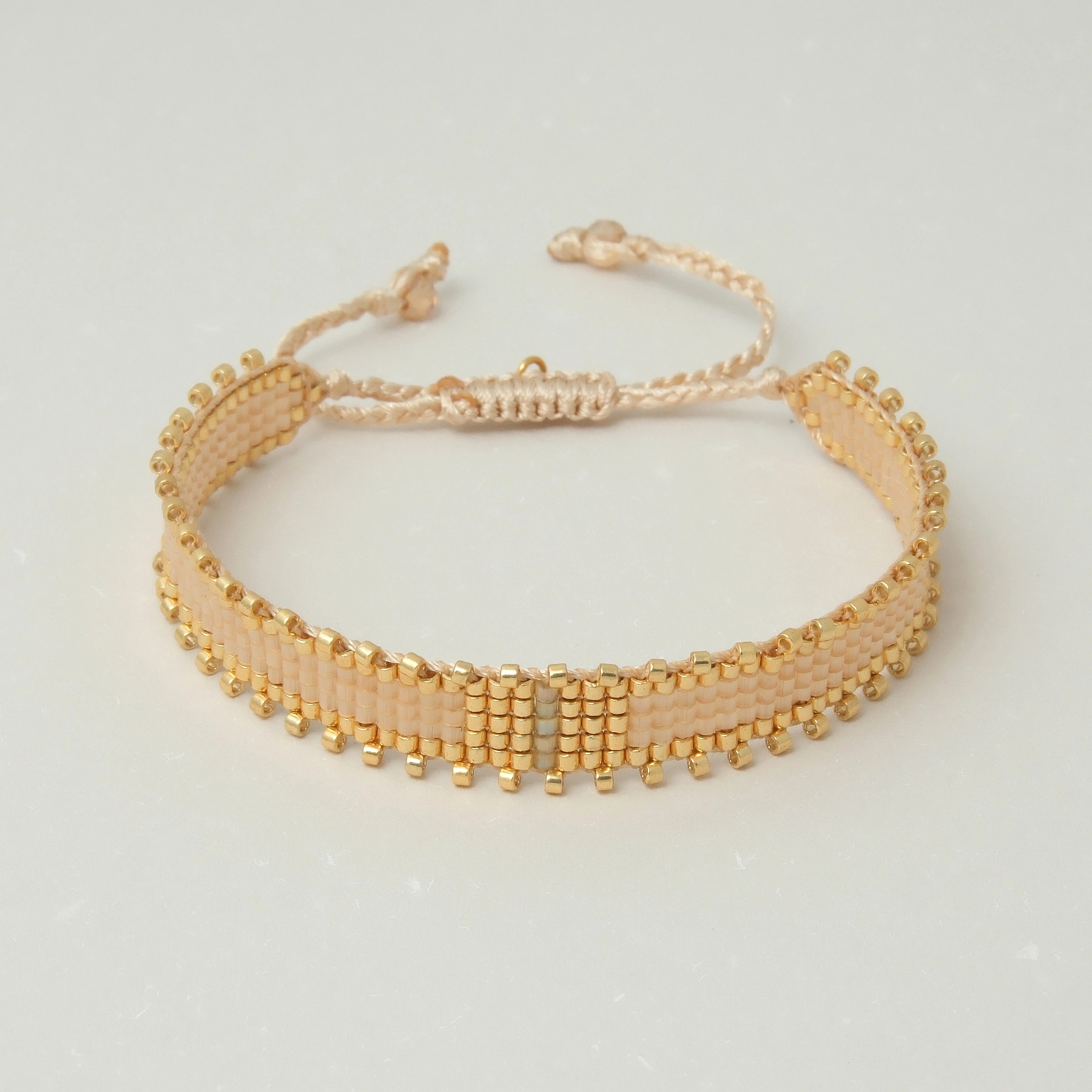 Wąska bransoletka ręcznie tkana z paciorków Miyuki. BLASK NIFERTITI