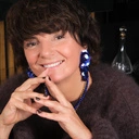 Naszyjnik z kobaltowych koralików i łańcuszka. KOBALT W SŁOŃCU