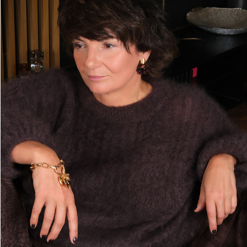 DEJA QUE SEA. Pulsera con grandes colgantes