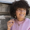 Pozłacany naszyjnik na łańcuszku z małymi krzyżami. PUNKOWY