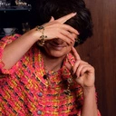 Bransoletka ze złotymi perłami i kryształami w bieli i czerni. ODYSEJA KOSMICZNA