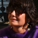 Złocone kolczyki z kryształkami w black diamond i szampanie. OKRĄGŁY ROK