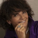 Małe srebrzone kolczyki w formie rogów z kryształkami. LAURINDA