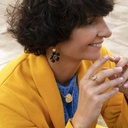 Duży pierścionek z niebieskim kryształem. NIEBIESKIE OCZY