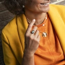 Pozłacane kolczyki kółka z kwadratowymi kryształkami. MONICA