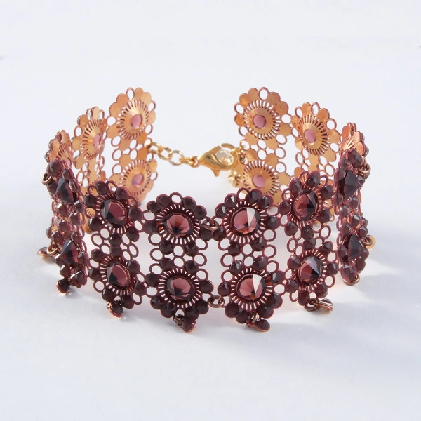 Złocona bransoletka z kwiatami w odcieniu cabernet. PIEŚŃ GONDOLIERÓW