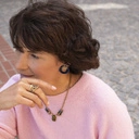 Naszyjnik z zawieszką z owadami, w opalizującym, zielonym odcieniu POŁYSK