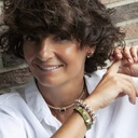 Delikatne geometryczne kolczyki wkrętki z kryształkami. WIATRACZKI