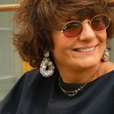 Posrebrzane kolczyki w formie kropli z metalicznych kwiatków. SREBRNY DESZCZ