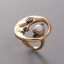 Pozłacany pierścionek z księżycem, perłą i kryształkiem. PERLA DI NOTTE