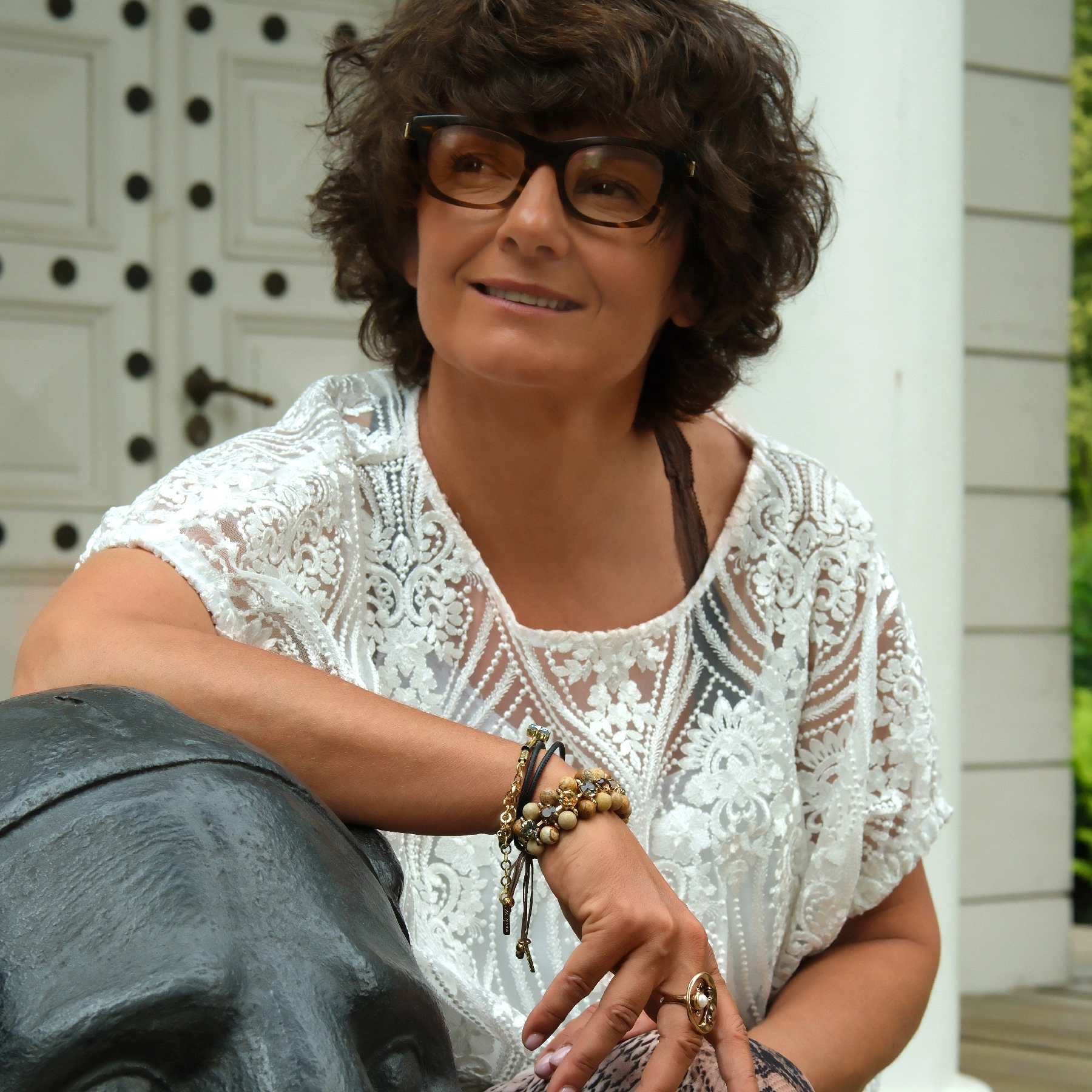 Bransoletka na sznurku z naturalnymi kamieniami. ORZECHOWY PRZYSMAK