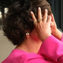 Złocony spiralny pierścionek z dekorami i kryształami. NOSTROMO