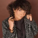 Sztywna złota bransoletka z dwiema brązowymi kulami. KOCHAM BRĄZ