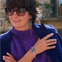 Bransoleta w srebrze z białymi i niebieskimi kryształkami. JESTEM NIEZALEŻNA