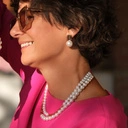 Dwurzędowy naszyjnik ze szklanych pereł Majorka i łańcucha. ZŁOTE ZGŁOSKI 